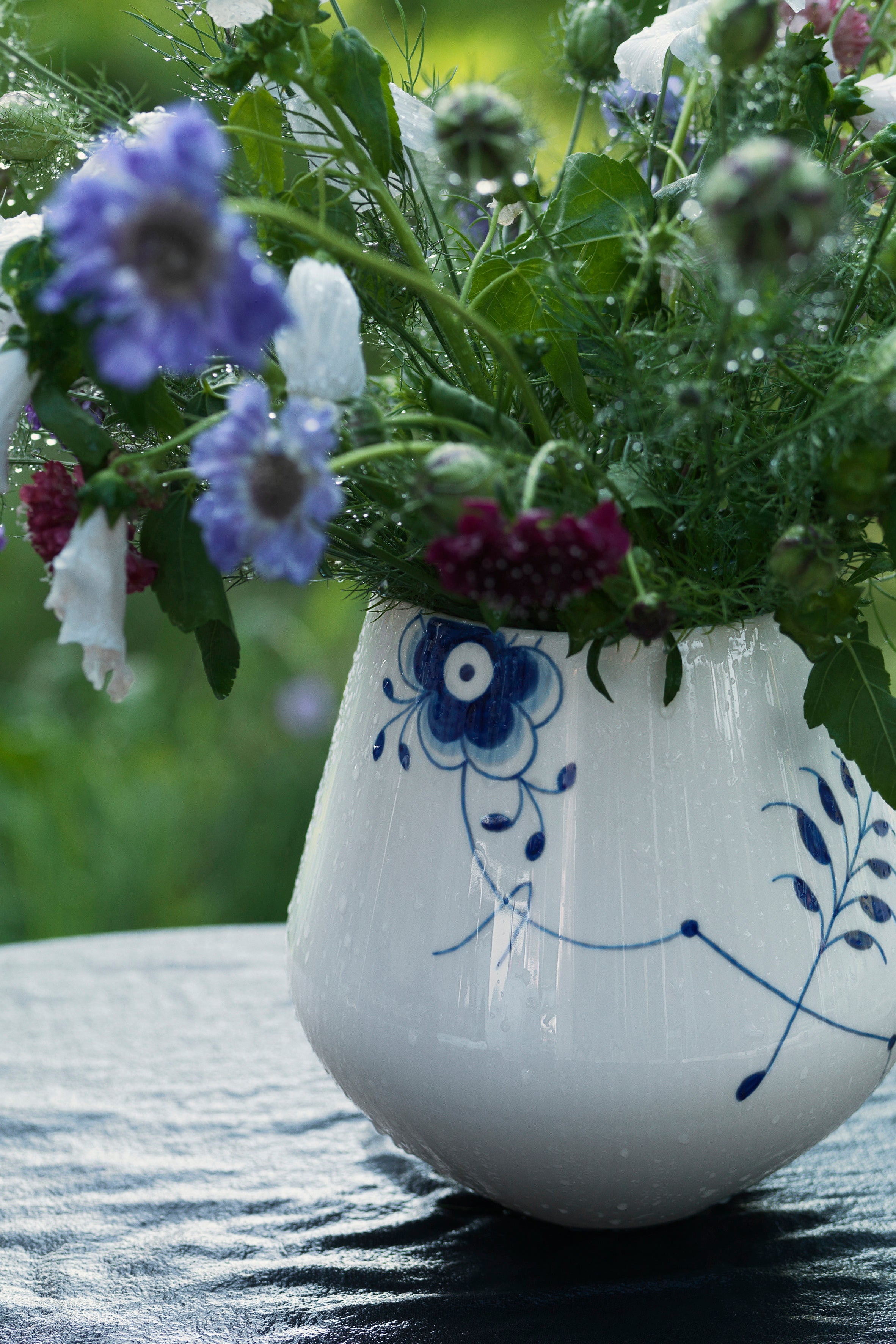 Blå Mega Riflet vase mellem - H20,5 cm.